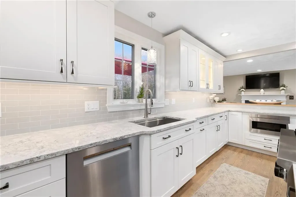 10 West Bluebird Lane Cranston RI 02921