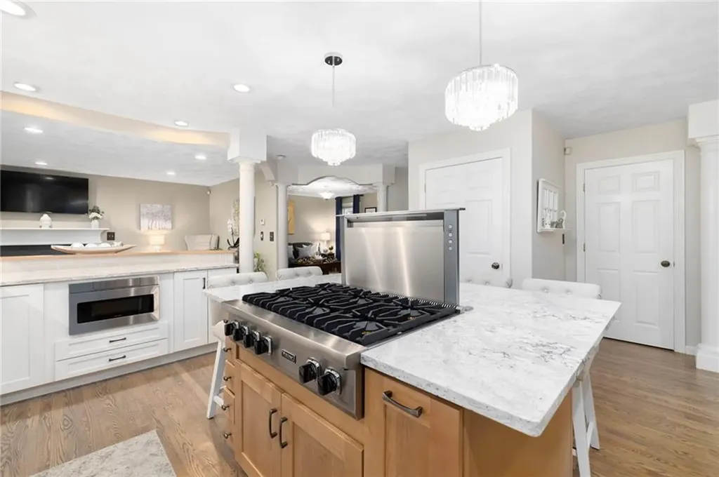 10 West Bluebird Lane Cranston RI 02921