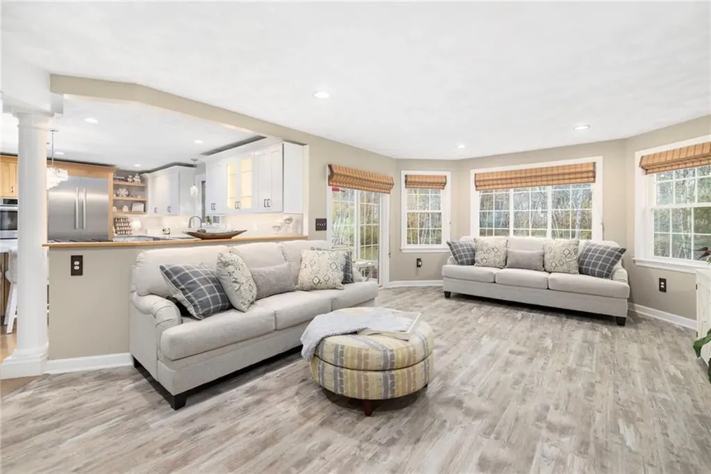 10 West Bluebird Lane Cranston RI 02921