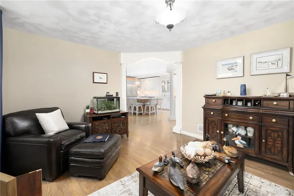 10 West Bluebird Lane Cranston RI 02921