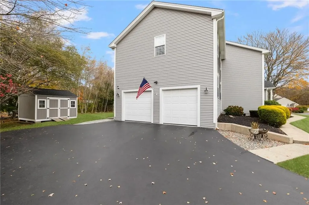 10 West Bluebird Lane Cranston RI 02921