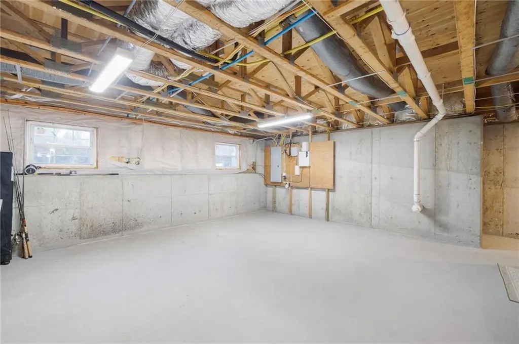 10 West Bluebird Lane Cranston RI 02921