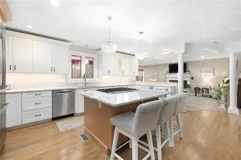 10 West Bluebird Lane Cranston RI 02921