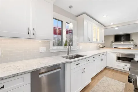 10 West Bluebird Lane Cranston RI 02921