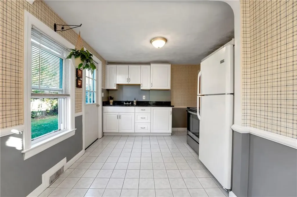 10 12 Maplewood Drive Pawtucket RI 02861
