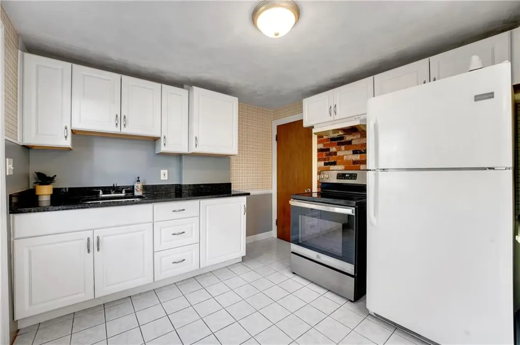 10 12 Maplewood Drive Pawtucket RI 02861