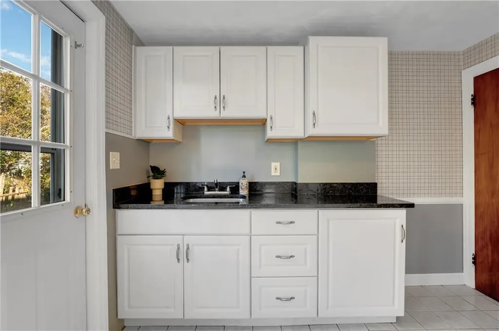 10 12 Maplewood Drive Pawtucket RI 02861