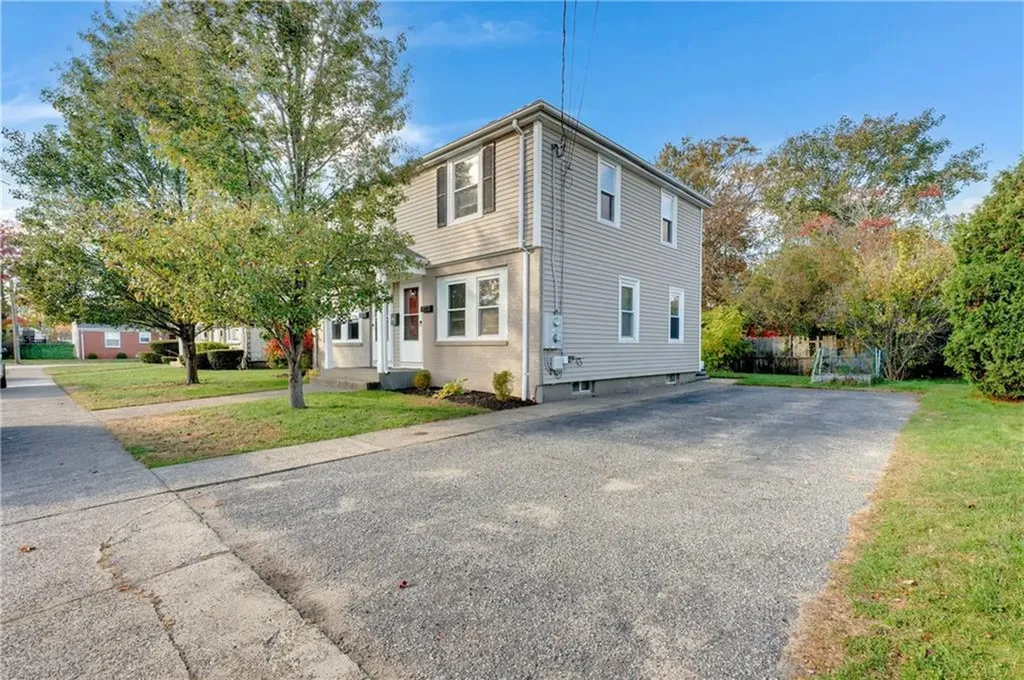 10 12 Maplewood Drive Pawtucket RI 02861