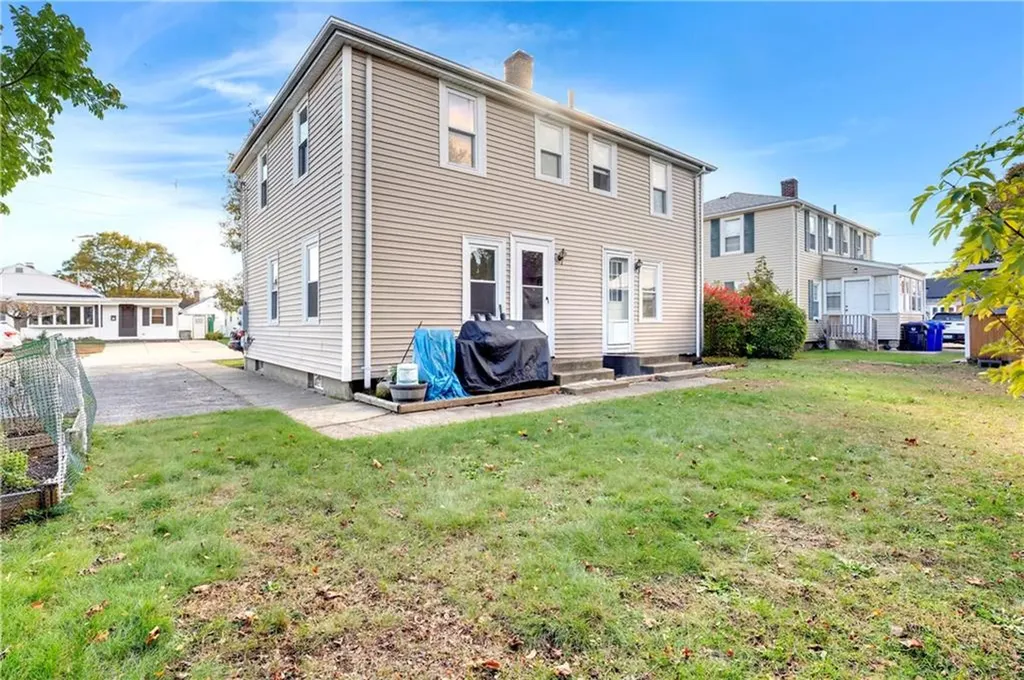 10 12 Maplewood Drive Pawtucket RI 02861