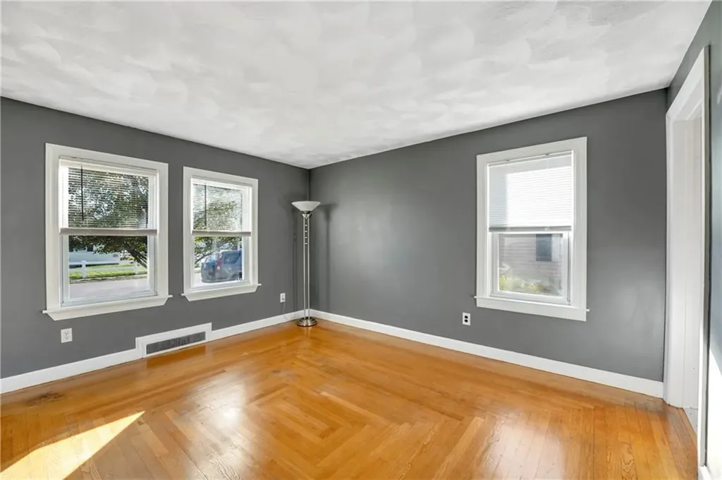 10 12 Maplewood Drive Pawtucket RI 02861