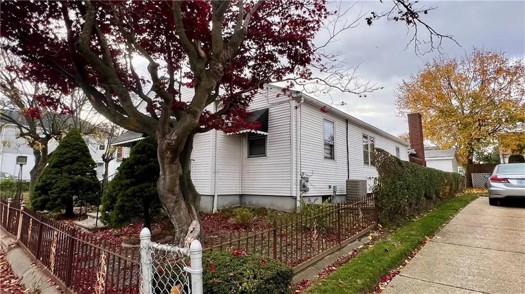 129 Glenbridge Avenue Providence RI 02909