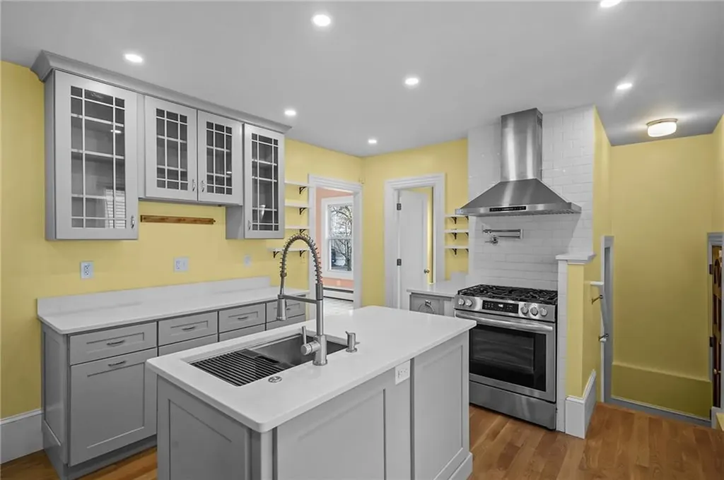 20 Dewey Street Providence RI 02909