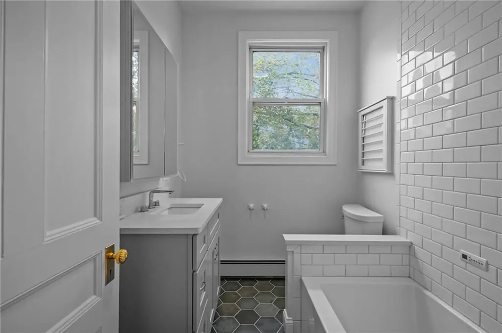 20 Dewey Street Providence RI 02909