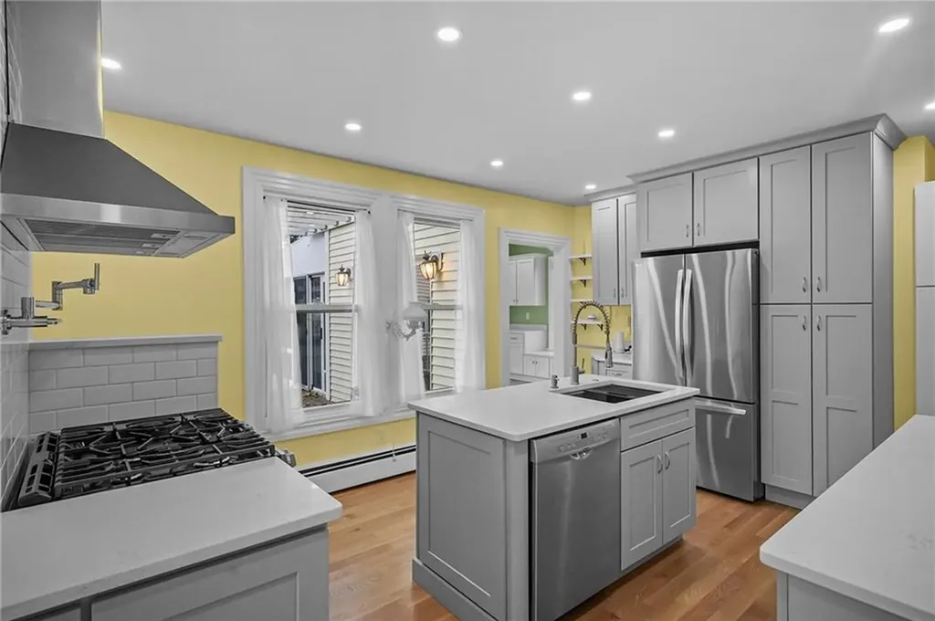 20 Dewey Street Providence RI 02909