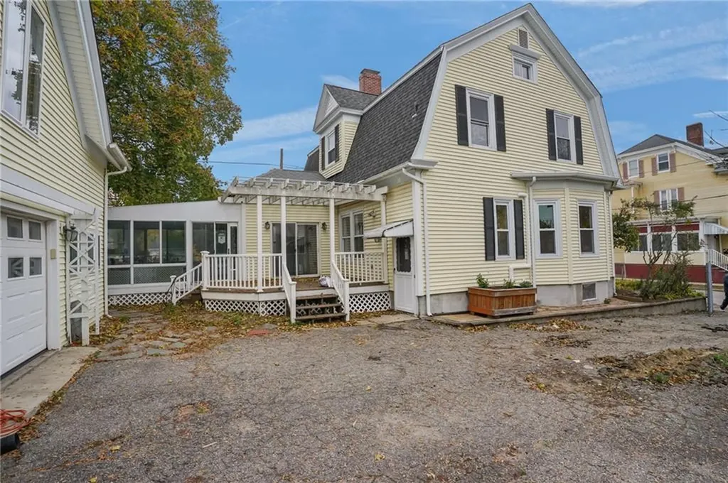 20 Dewey Street Providence RI 02909