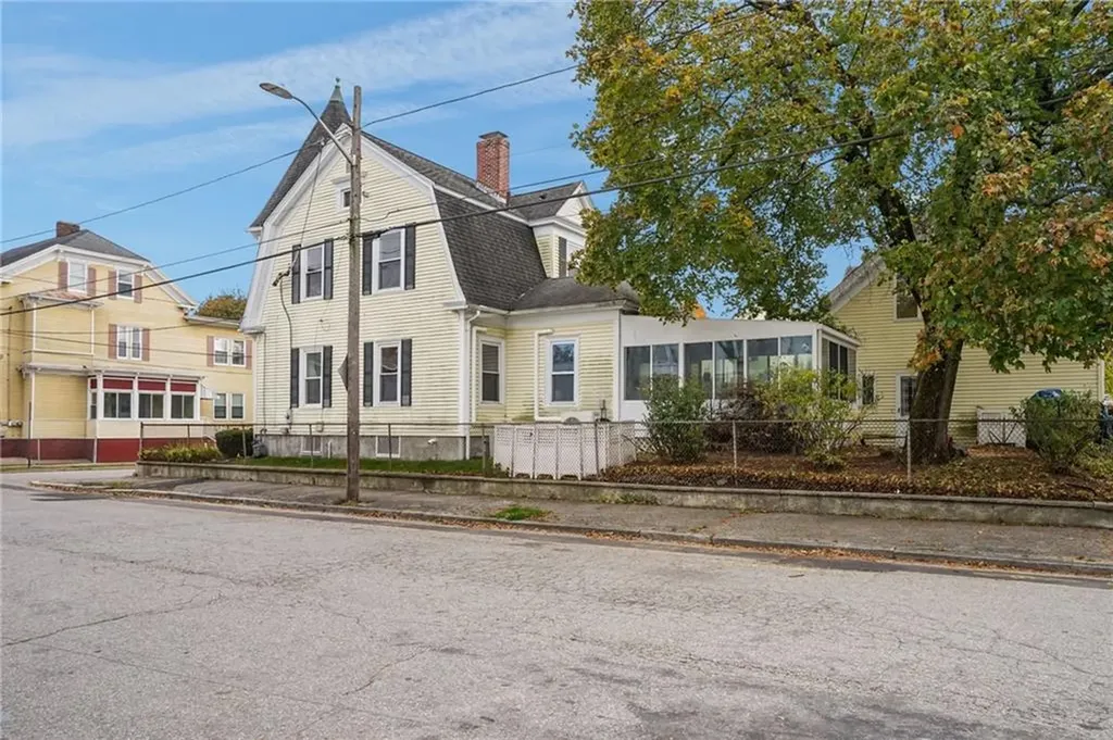 20 Dewey Street Providence RI 02909