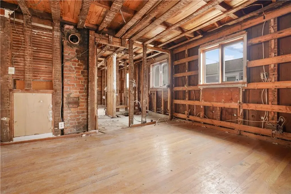 115 Market Street Warren RI 02885