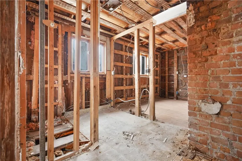 115 Market Street Warren RI 02885