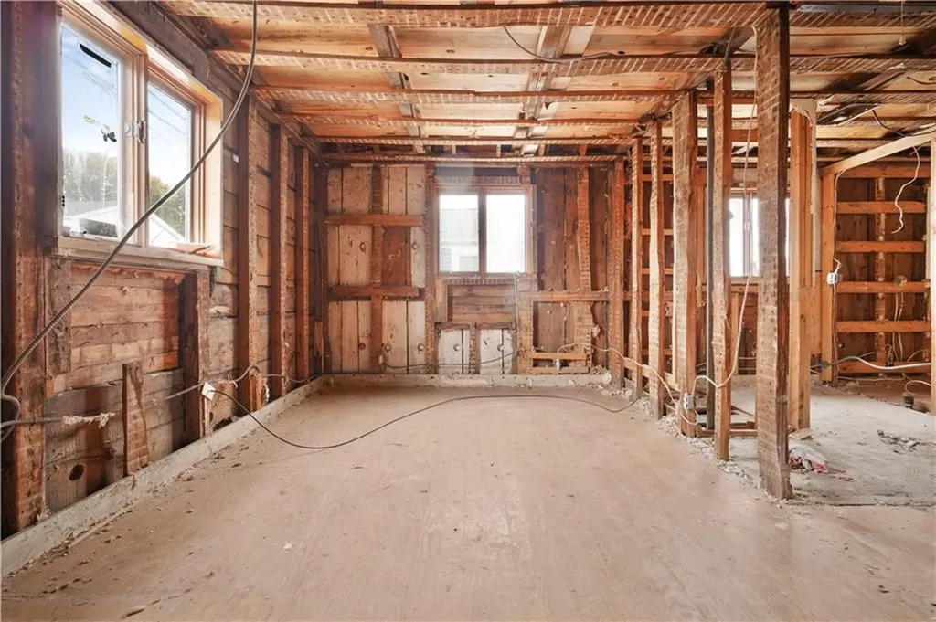 115 Market Street Warren RI 02885