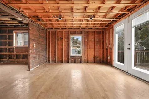 115 Market Street Warren RI 02885