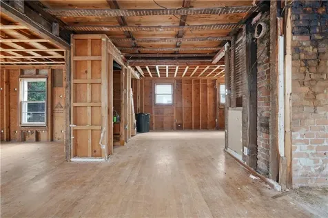 115 Market Street Warren RI 02885