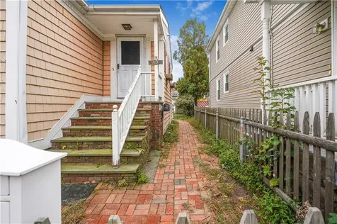 115 Market Street Warren RI 02885