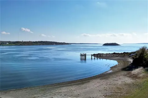 15 Point Road Portsmouth RI 02871