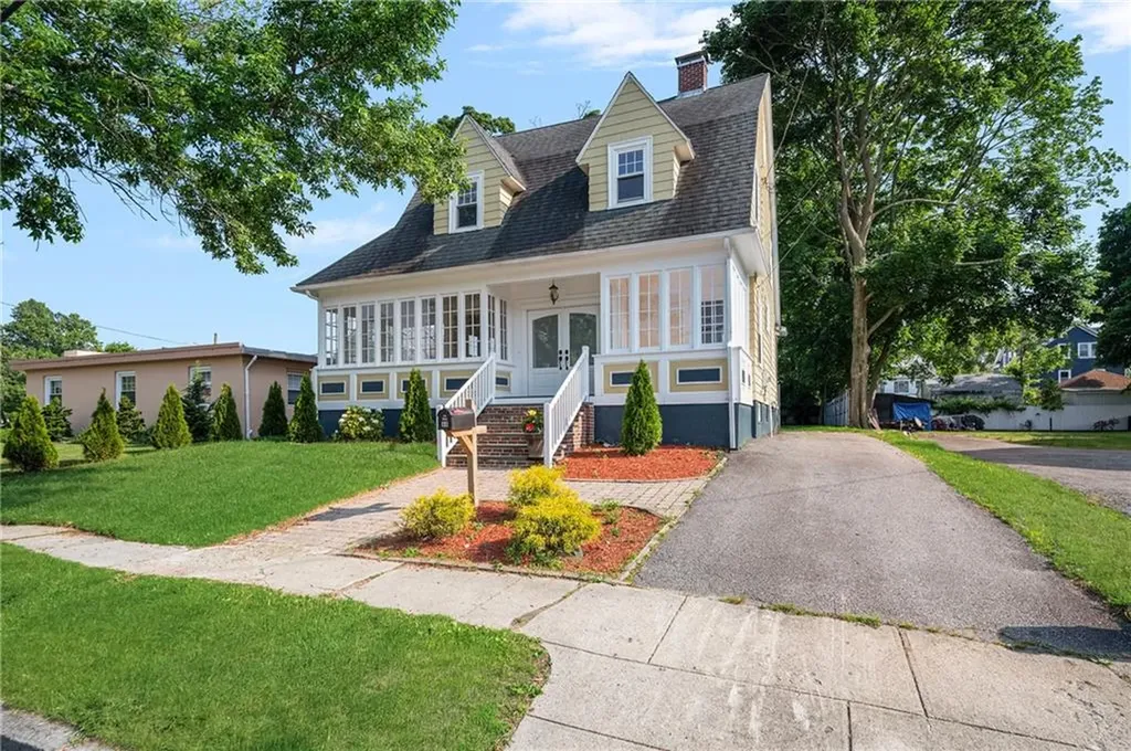 88 Wentworth Avenue Cranston RI 02905