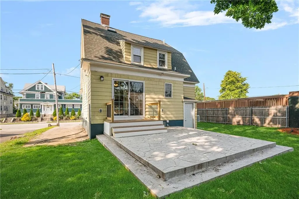 88 Wentworth Avenue Cranston RI 02905