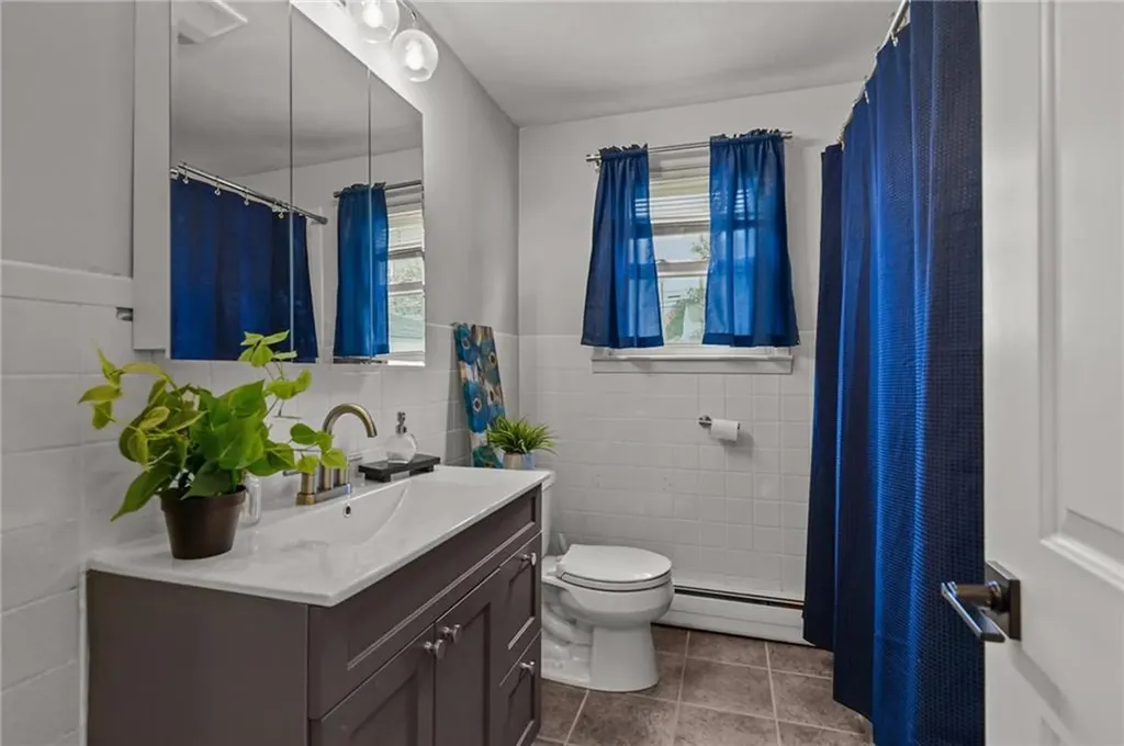 109 Arlington Street East Providence RI 02914