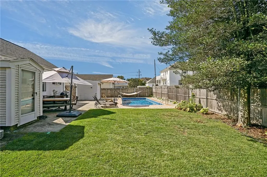 109 Arlington Street East Providence RI 02914