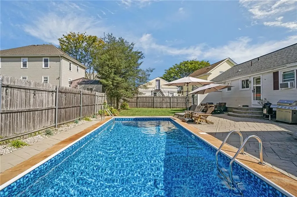 109 Arlington Street East Providence RI 02914