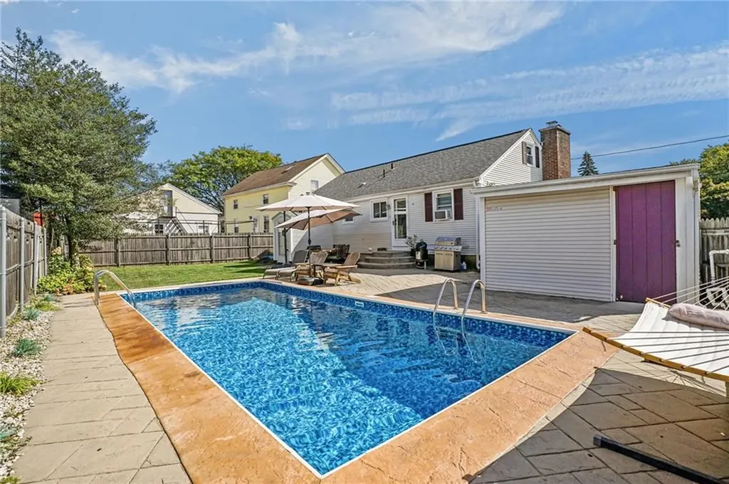 109 Arlington Street East Providence RI 02914