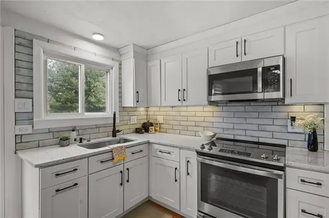 109 Arlington Street East Providence RI 02914