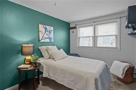 109 Arlington Street East Providence RI 02914