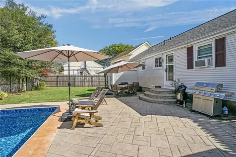 109 Arlington Street East Providence RI 02914