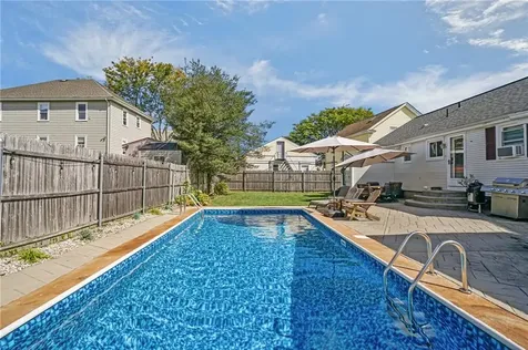 109 Arlington Street East Providence RI 02914