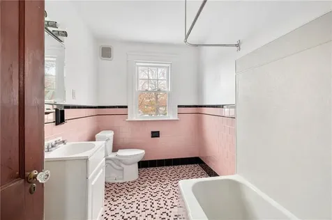 845 Warwick Avenue Warwick RI 02888