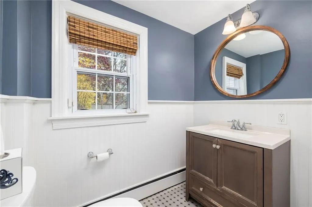 33 Melrose Avenue Barrington RI 02806