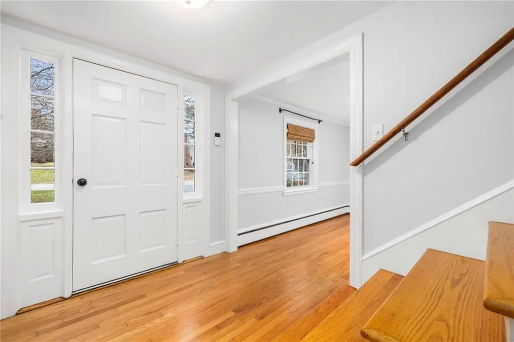 33 Melrose Avenue Barrington RI 02806