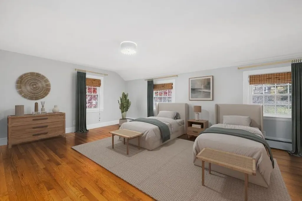 33 Melrose Avenue Barrington RI 02806