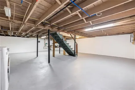 33 Melrose Avenue Barrington RI 02806