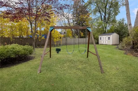 33 Melrose Avenue Barrington RI 02806