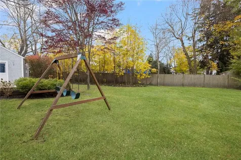 33 Melrose Avenue Barrington RI 02806