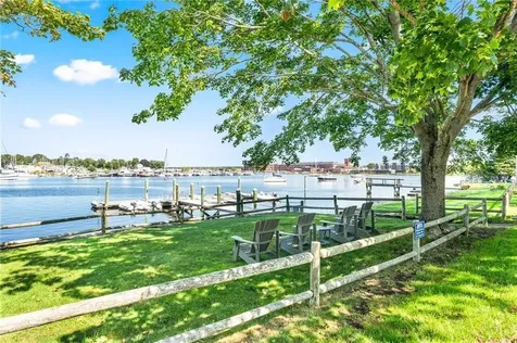 33 Melrose Avenue Barrington RI 02806