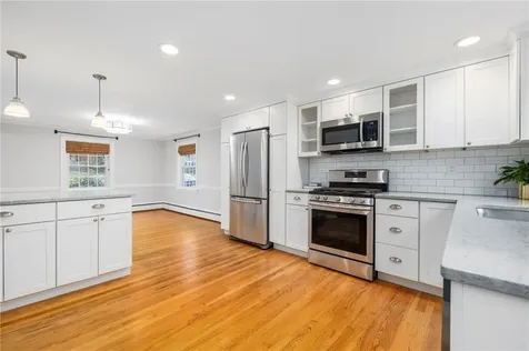 33 Melrose Avenue Barrington RI 02806