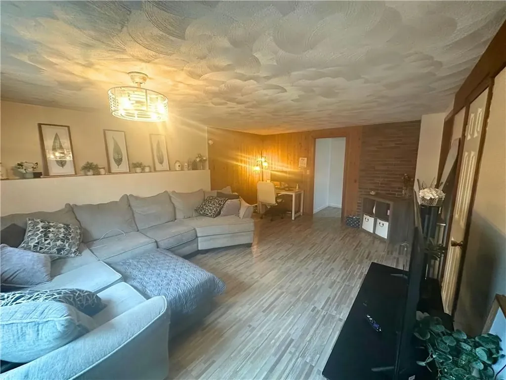 936 Greenville Avenue Smithfield RI 02828