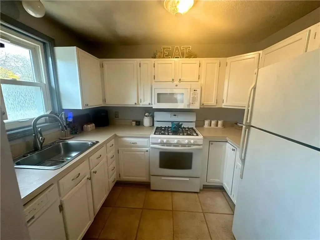 936 Greenville Avenue Smithfield RI 02828