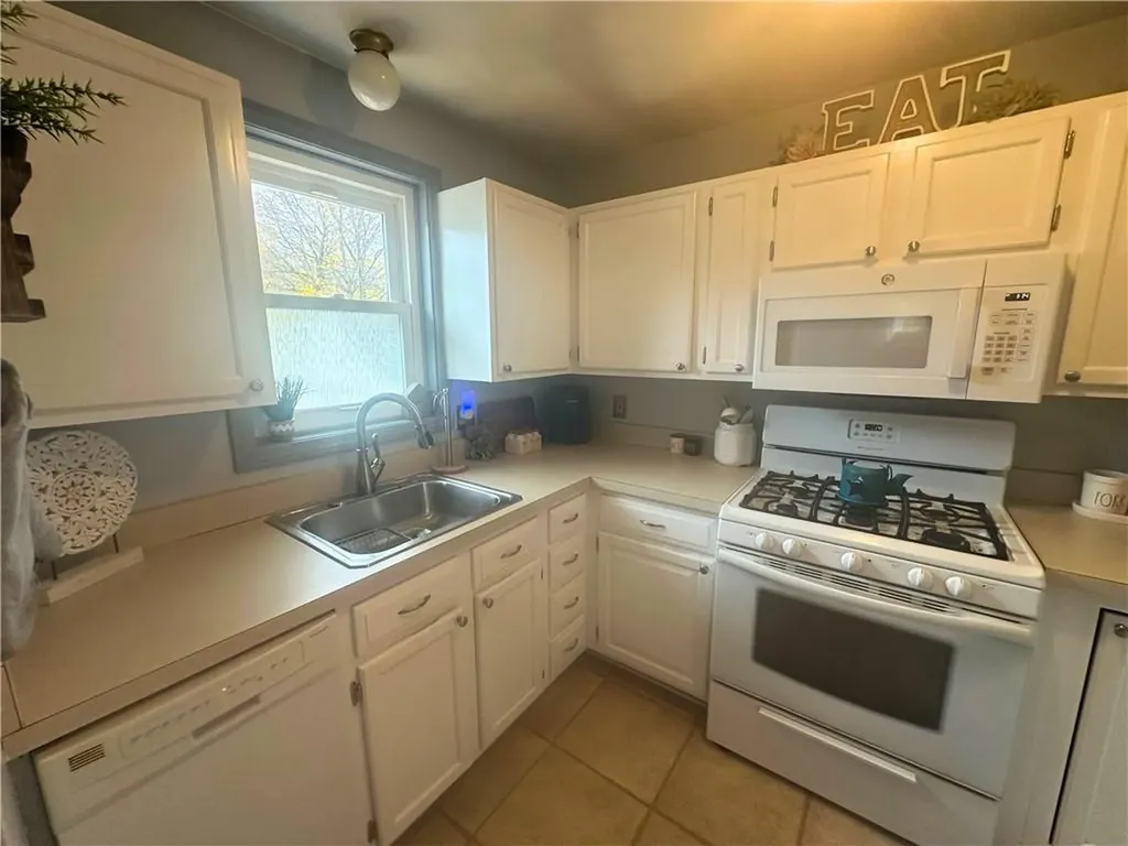 936 Greenville Avenue Smithfield RI 02828