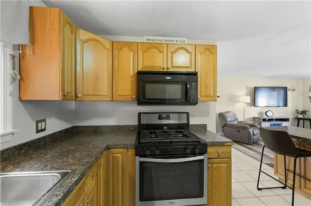 37 Carriage Road Cranston RI 02920